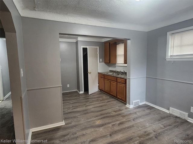 9116 Hartwell Street, Detroit, MI 48228