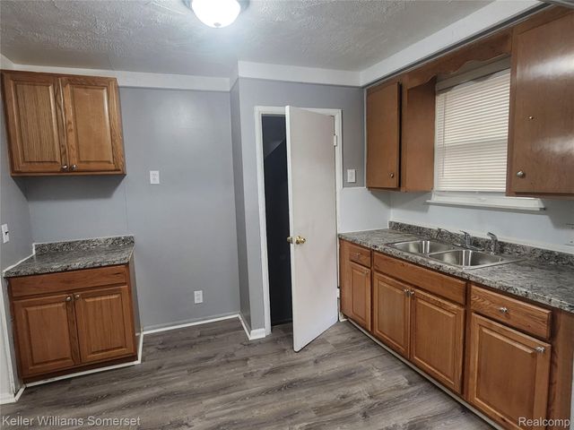 9116 Hartwell Street, Detroit, MI 48228