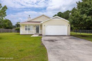 200 Parnell Road, Hubert, NC 28539