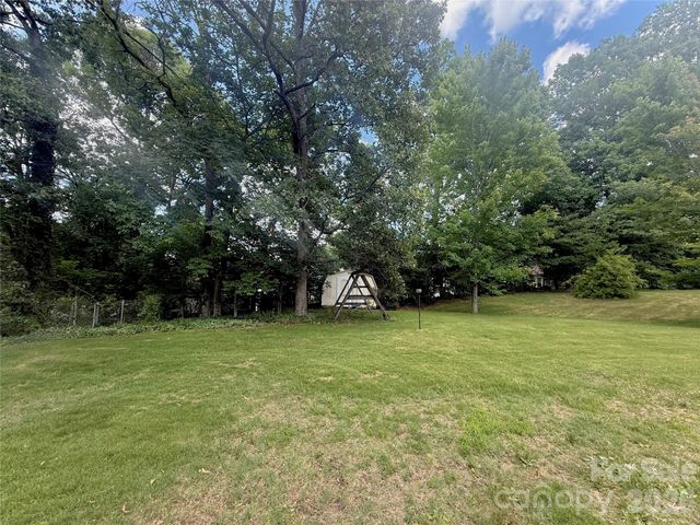 303 Cavin Avenue, Mount Holly, NC 28120