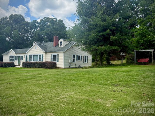 303 Cavin Avenue, Mount Holly, NC 28120