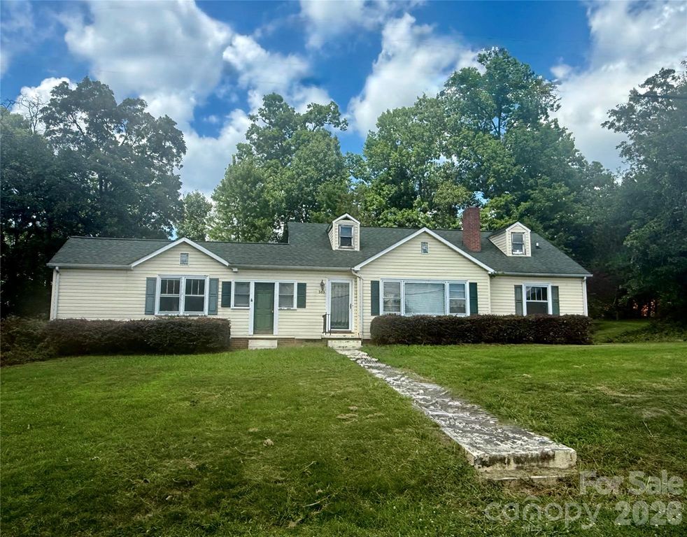 303 Cavin Avenue, Mount Holly, NC 28120