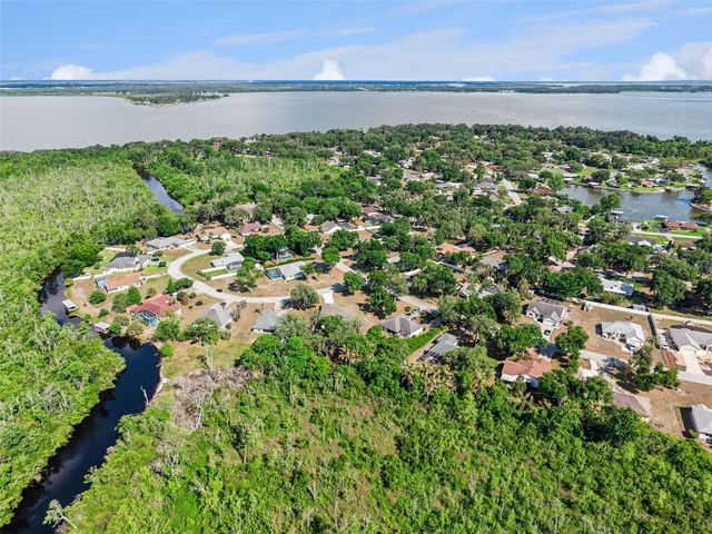35401 WILLOW CIRCLE, Fruitland Park, FL 34731