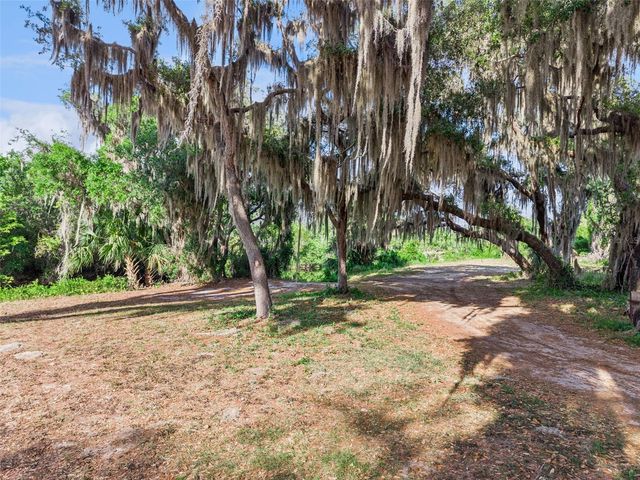 35401 WILLOW CIRCLE, Fruitland Park, FL 34731