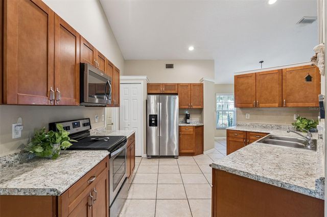 35401 WILLOW CIRCLE, Fruitland Park, FL 34731