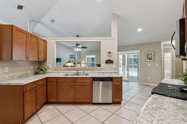 35401 WILLOW CIRCLE, Fruitland Park, FL 34731