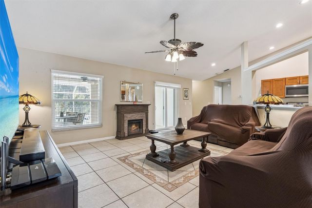 35401 WILLOW CIRCLE, Fruitland Park, FL 34731