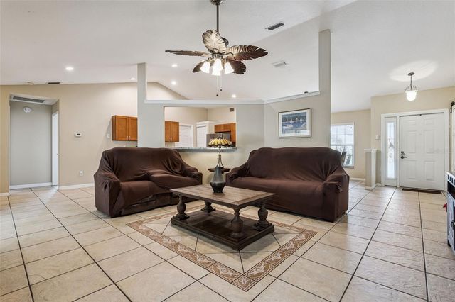 35401 WILLOW CIRCLE, Fruitland Park, FL 34731