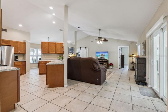 35401 WILLOW CIRCLE, Fruitland Park, FL 34731