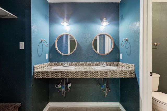 218 S WALNUT BEND RD, Memphis, TN 38018