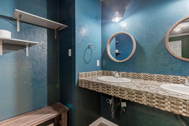 218 S WALNUT BEND RD, Memphis, TN 38018