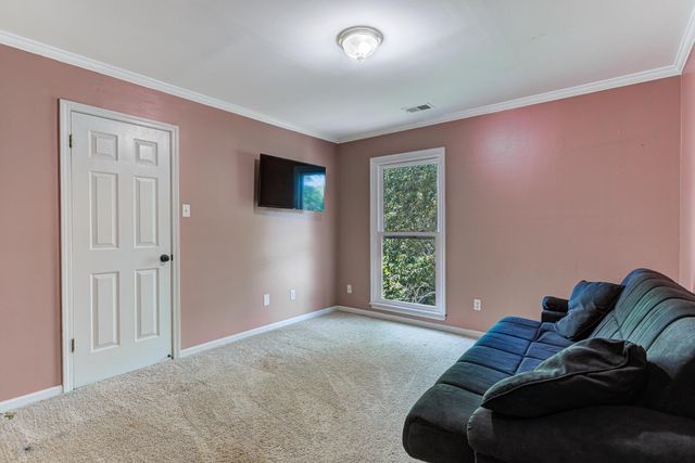 218 S WALNUT BEND RD, Memphis, TN 38018