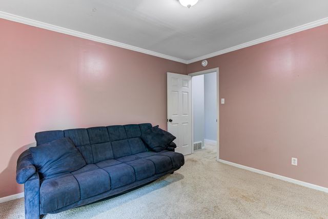 218 S WALNUT BEND RD, Memphis, TN 38018