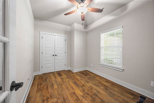 1 Halvergate Lane, Bella Vista, AR 72715