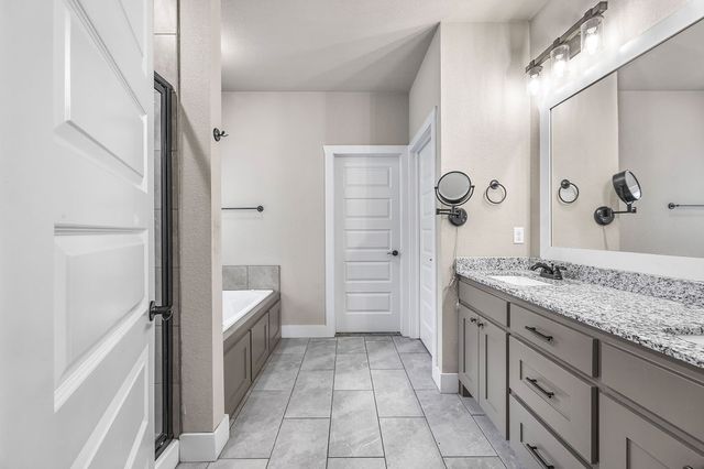 1 Halvergate Lane, Bella Vista, AR 72715