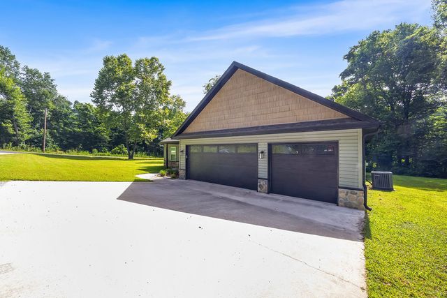1 Halvergate Lane, Bella Vista, AR 72715