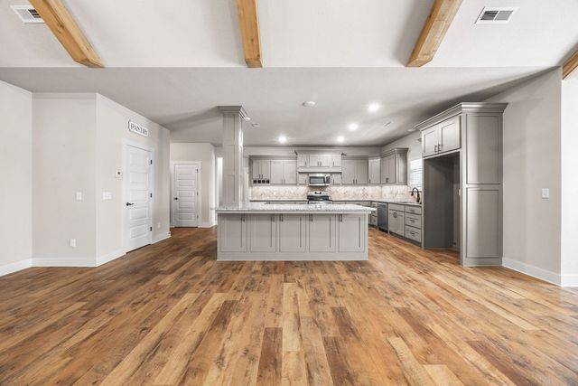 1 Halvergate Lane, Bella Vista, AR 72715