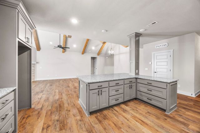 1 Halvergate Lane, Bella Vista, AR 72715