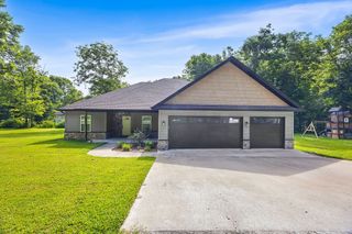 1 Halvergate Lane, Bella Vista, AR 72715