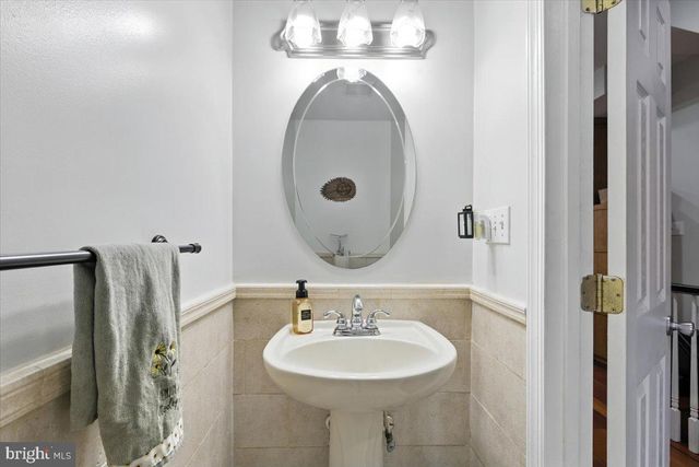 1711 S HANOVER ST, Baltimore, MD 21230