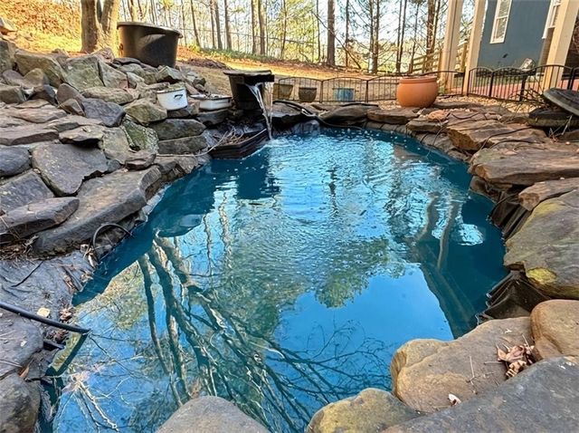 231 Breeze Hill Lane, Canton, GA 30114