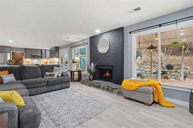 231 Breeze Hill Lane, Canton, GA 30114