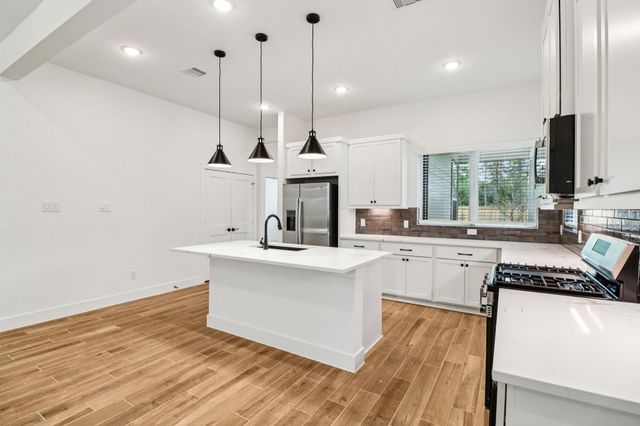 26273 E Outrider Banks Circle, Montgomery, TX 77316