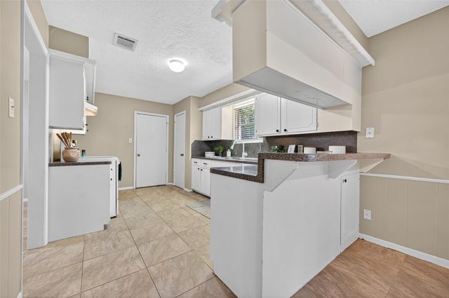 23919 Farm Hill Road, Spring, TX 77373