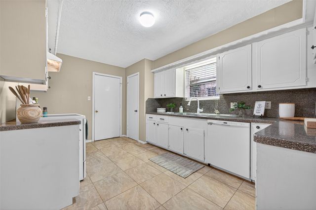 23919 Farm Hill Road, Spring, TX 77373