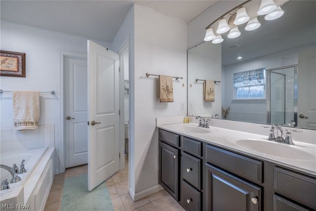 165 Lakeland Way, Aurora, OH 44202