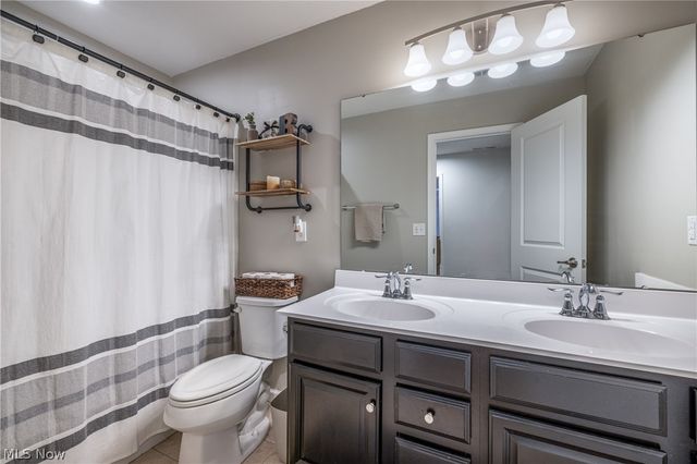 165 Lakeland Way, Aurora, OH 44202