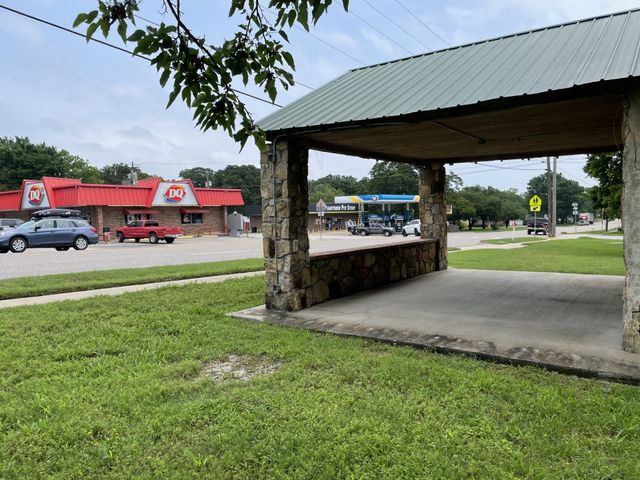 400 S Broad Street, St Jo, TX 76265