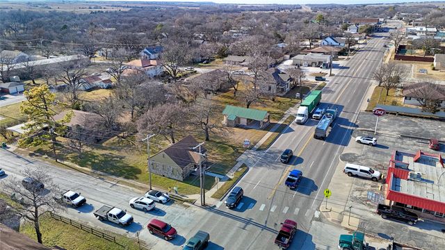 400 S Broad Street, St Jo, TX 76265