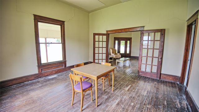 400 S Broad Street, St Jo, TX 76265