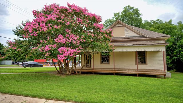 400 S Broad Street, St Jo, TX 76265