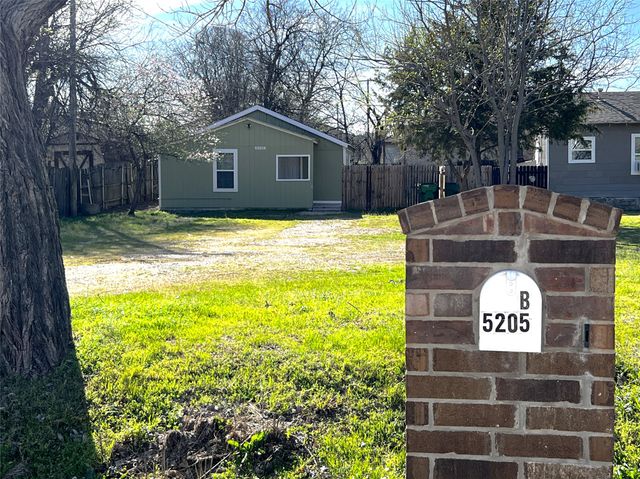 5205 Calloway Street B, Sansom Park, TX 76114