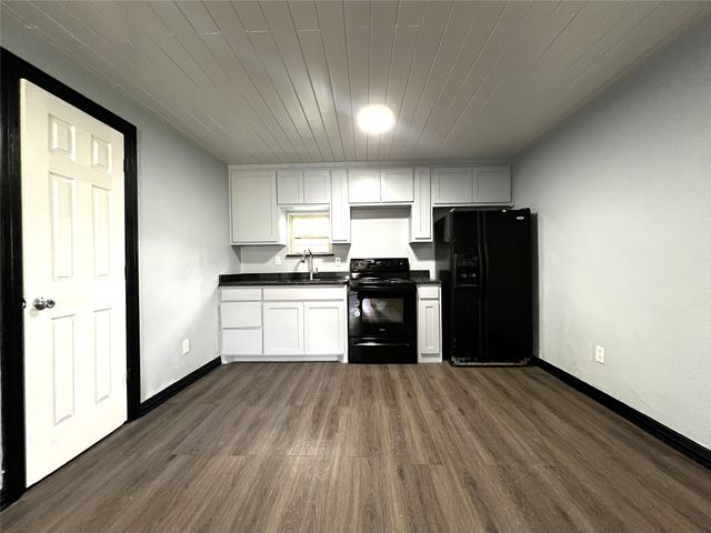 5205 Calloway Street B, Sansom Park, TX 76114
