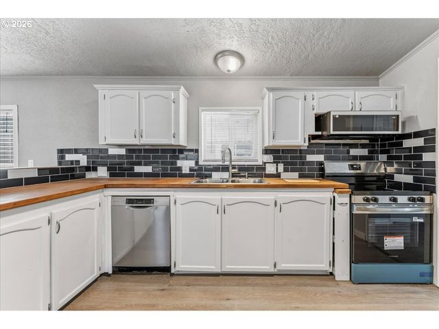 8300 Ne QUATAMA St 159, Beaverton, OR 97006