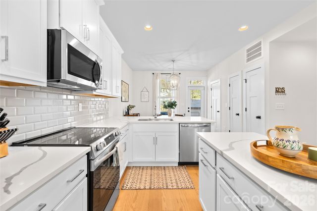 5044 York Park Lane, Charlotte, NC 28217