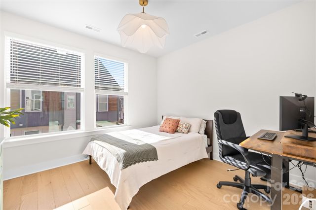 5044 York Park Lane, Charlotte, NC 28217