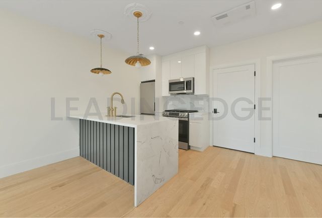 219 Paris Street 4, Boston, MA 02128