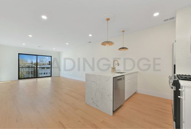 219 Paris Street 4, Boston, MA 02128