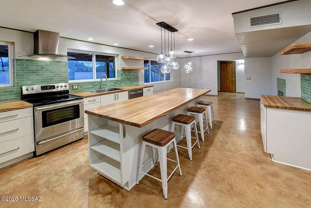 4231 N Bidahochi Drive, Tucson, AZ 85749