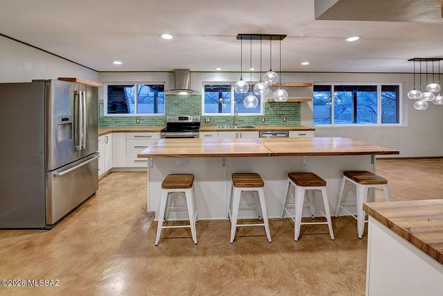 4231 N Bidahochi Drive, Tucson, AZ 85749