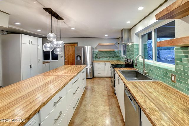 4231 N Bidahochi Drive, Tucson, AZ 85749