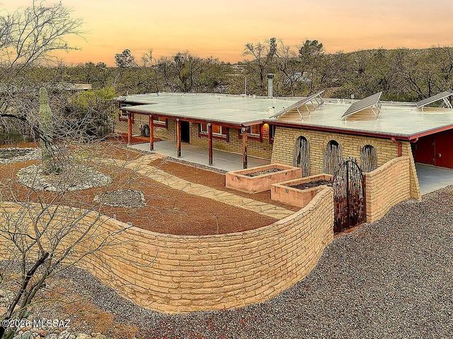 4231 N Bidahochi Drive, Tucson, AZ 85749