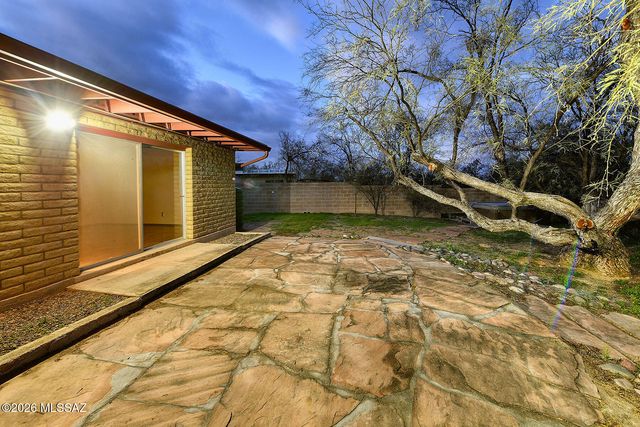 4231 N Bidahochi Drive, Tucson, AZ 85749