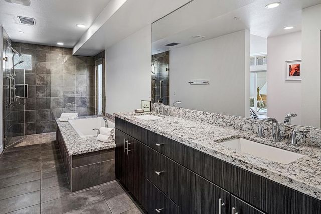 1054 Paz Drive, Palm Springs, CA 92262