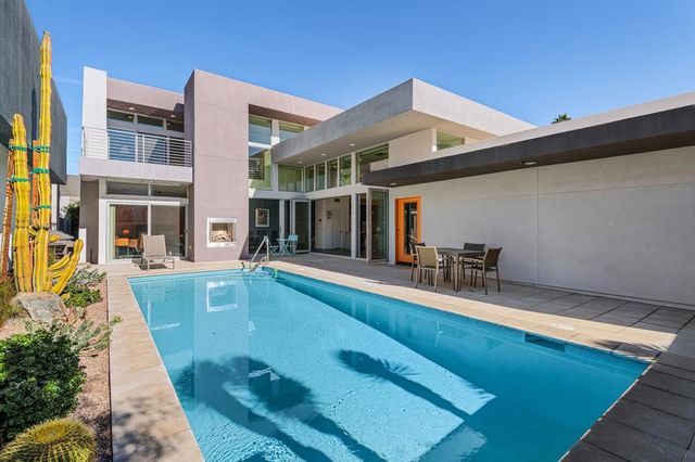 1054 Paz Drive, Palm Springs, CA 92262