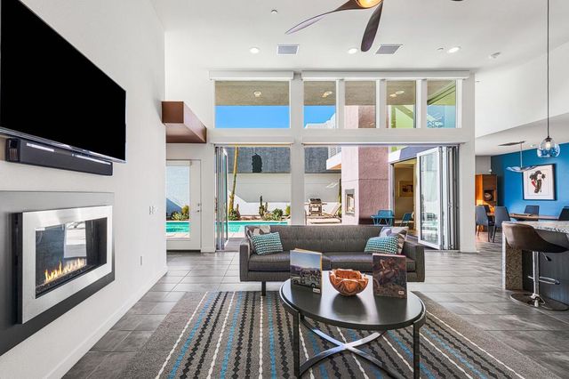 1054 Paz Drive, Palm Springs, CA 92262